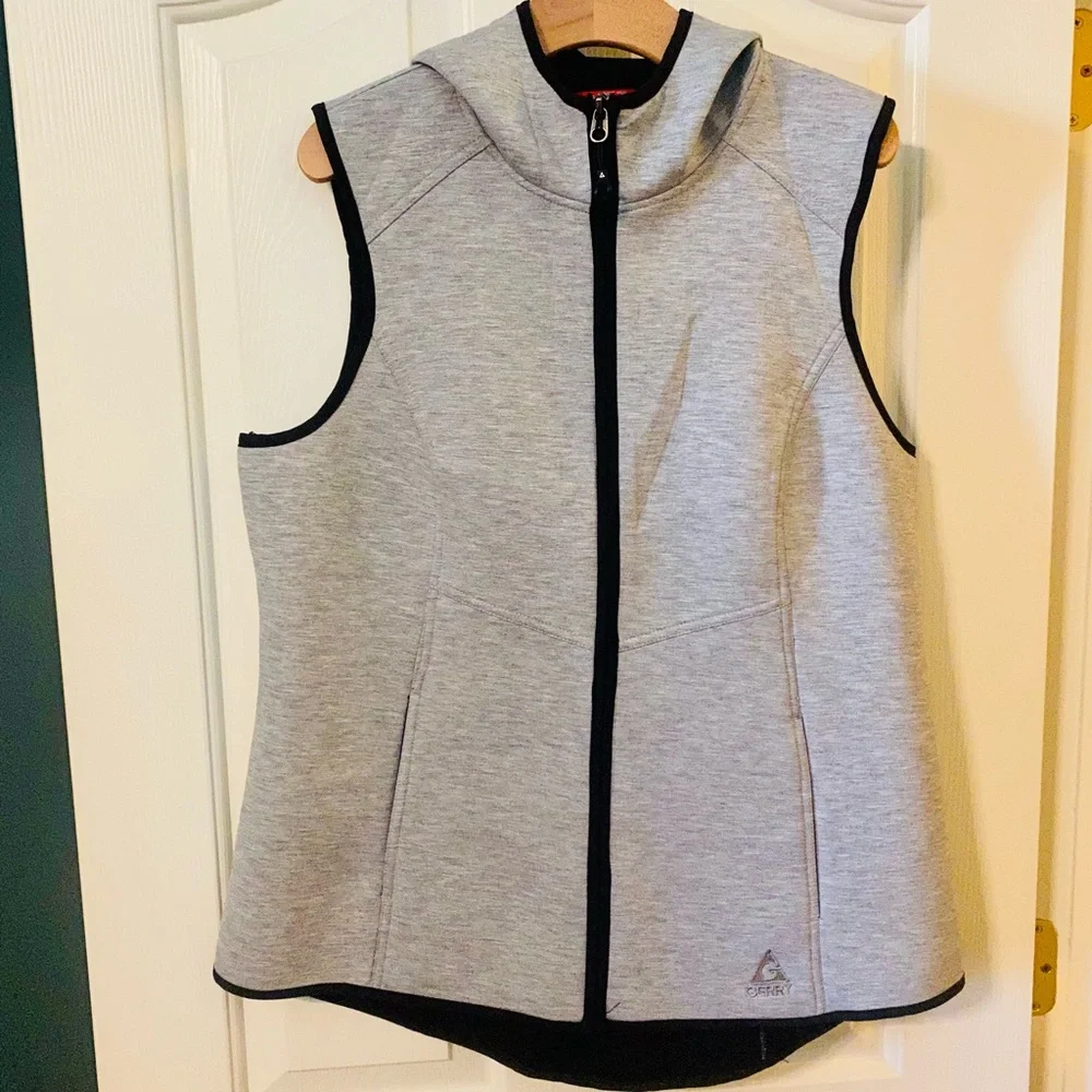 NWOT GERRY Women’s Lightweight Heather Gray Knit Vest